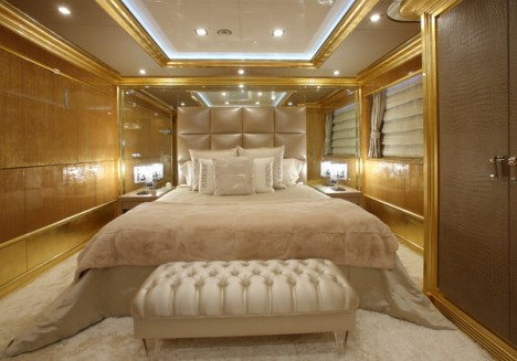 yacht-fendi-2
