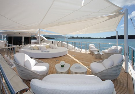 yacht-fendi-5