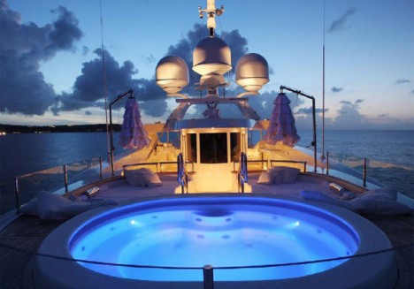 yacht-fendi-6