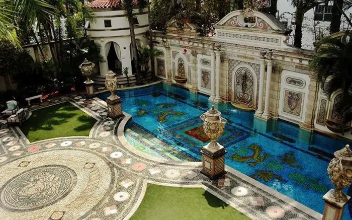 Gianni Versace Casa Casuarina pool 