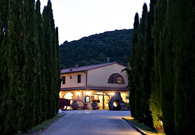 Terre Rosse Hotel in San Gimignano path