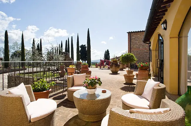 Terre Rosse Hotel in San Gimignano patio