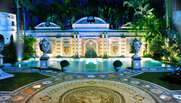 Hotel Villa by Barton G pool