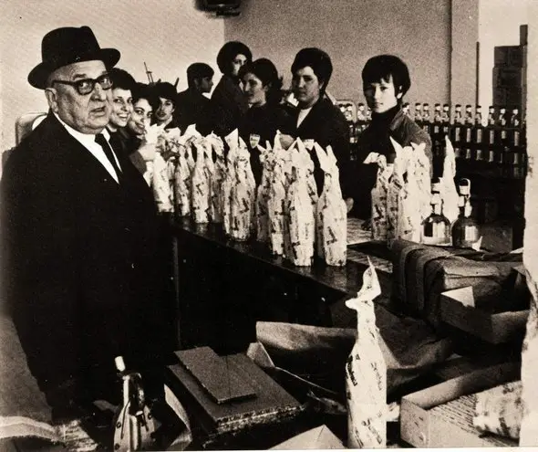 Angelo Molinari in factory