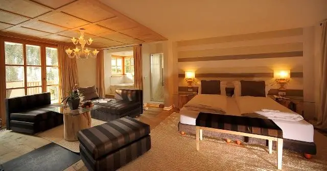 hotel-relais-chateaux-rosa-alpina-san-cassiano-chalet-loft-suite-2