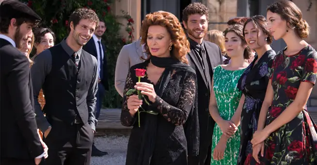 dolce-and-gabbana-sophia-loren-dolce-rosa-excelsa-ad-campaign-backstage-horizontal