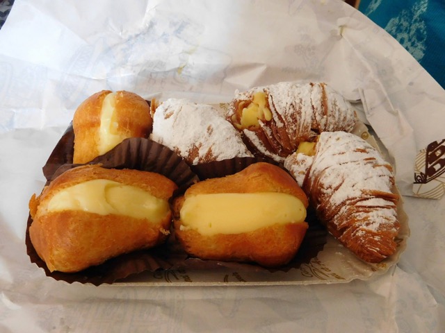 <small>Baba and lobster tail</small>